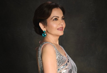 Үндістандағы ең бай адамның әйелі 1 млрд теңгелік сөмкемен көзге түсті