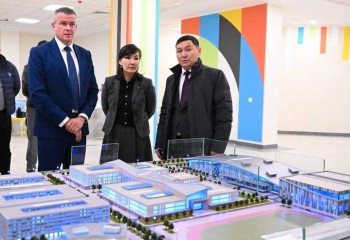 WADA президенті Ұлттық спорт университетінің құрылысымен танысты