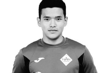 «Хан-Тәңірі» клубының футболшысы алаңда көз жұмды