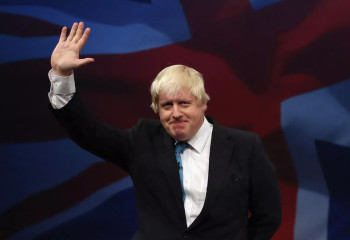 Борис Джонсон кітап жазуда ChatGPT-ті пайдаланғанын мойындады