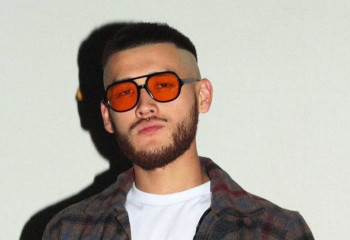 «Предлагали суммы, которых хватило бы на квартиру, но я стал бы нерукопожатным» — интервью с блогером Justice Adilet