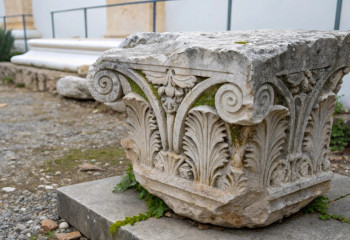 Немка вернула в Грецию украденный артефакт спустя 50 лет