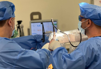 Қазақстандық дәрігерлер робот көмегімен эндопротездеу операциясын жасады