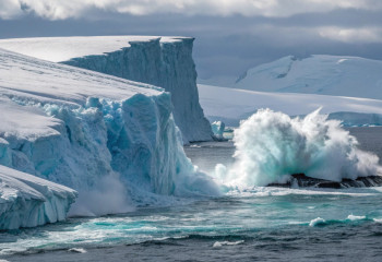 Гренландия уходит под воду и трещит по швам: учёные зафиксировали опасное ускорение изменений