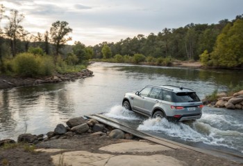 Китайский гибрид Jetour Zongheng G700 пересёк Янцзы за 22 минуты