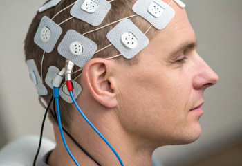 Мозговой имплантат вернул ощущения парализованному