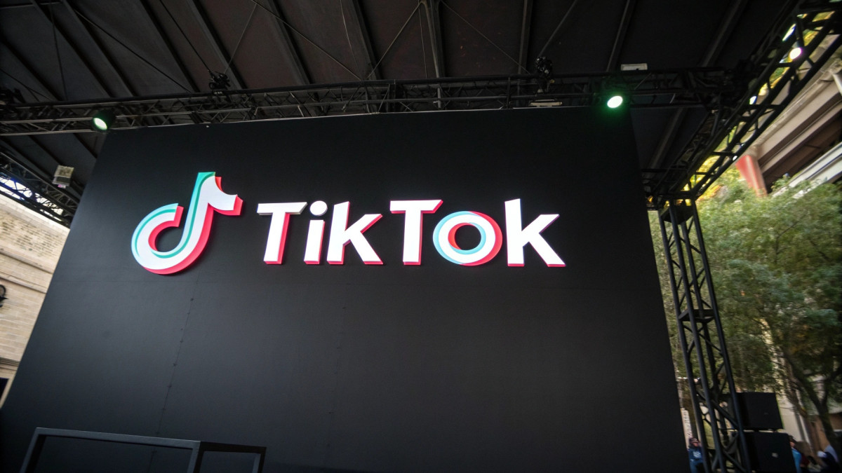  © El.kz / Recraft / Динмухамед БЕЙСЕМБАЕВ 