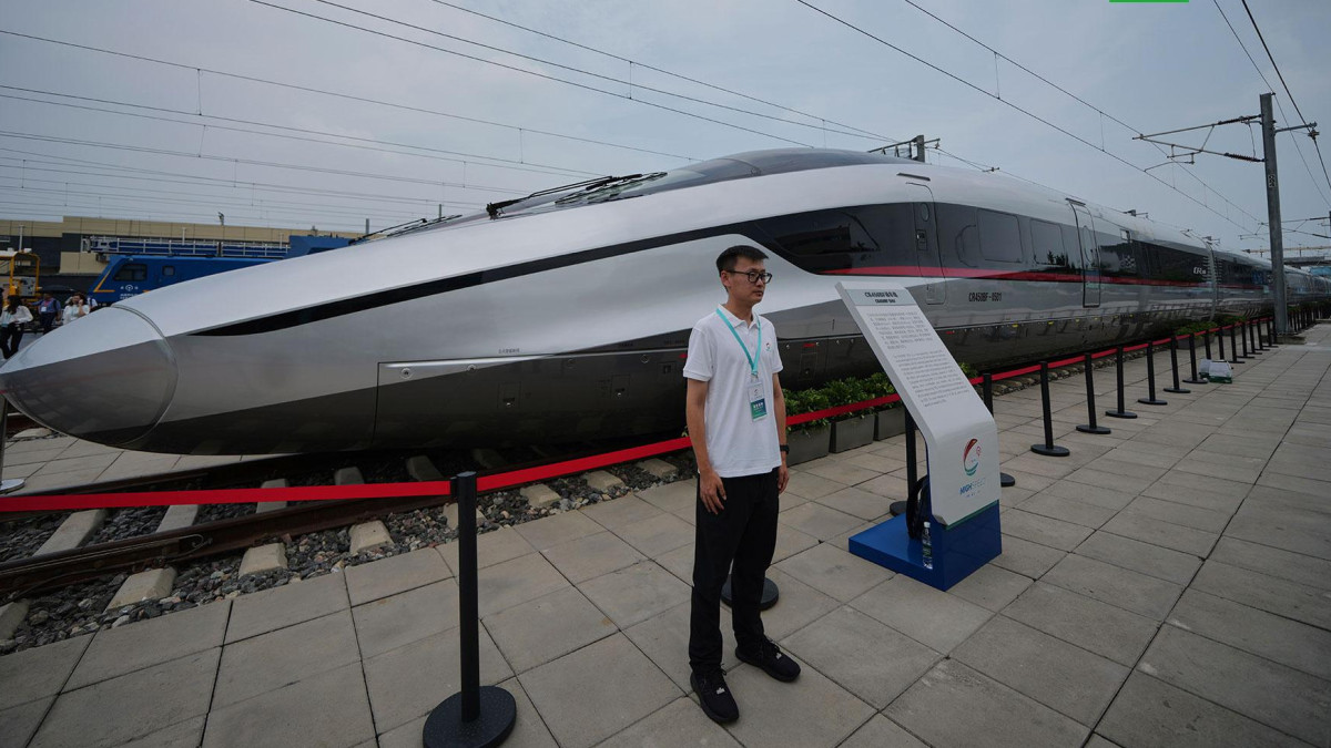  Associated Press © 2025, Andy Wong 