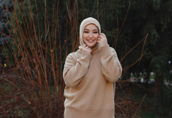 Блогерша, которая обещала больше не снимать хиджаб, снова изменила выбор