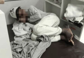 Он жасар ұл әкесімен бірге төрт айдан бері әуежайда өмір сүріп жатыр