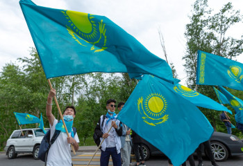 День Республики - молодёжь Казахстана креативно поздравляет страну