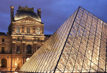 Әйгілі Лувр мұражайының есігі қайта ашылды