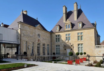 Францияда тағы бір музейді тонап кетті