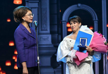 Қасым-Жомарт Тоқаев әнші Толқын Забированы мерейтойымен құттықтады