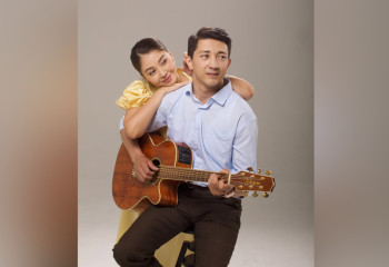 Казахстанские актёры воссоздали культовую сцену Джона Траволты и Умы Турман