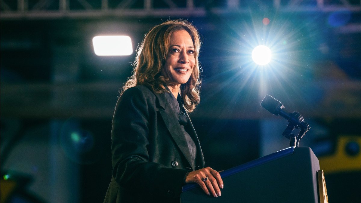  © x/KamalaHarris 