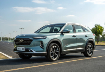 Chery показала гибридный кроссовер с запасом хода 1300 км