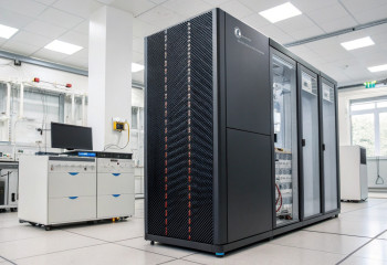 Китай создал суперкомпьютер размером с холодильник, который экономит 90% энергии