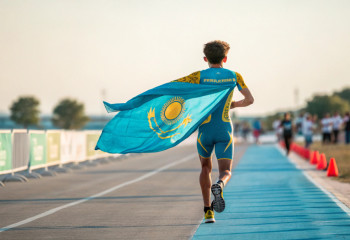 Казахстанский триатлет завоевал серебро на Юношеских Азиатских играх