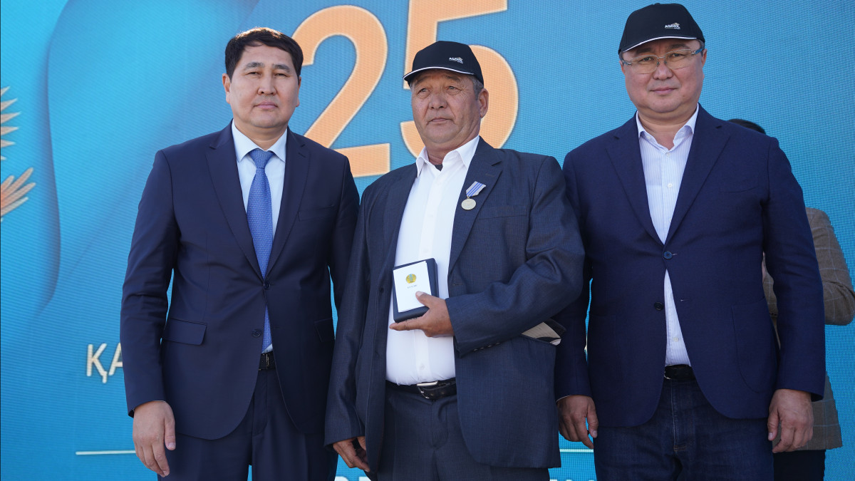  Ардақ Қатарбаев 