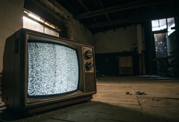 Почему хорроры снова в моде: страх помогает пережить тревогу