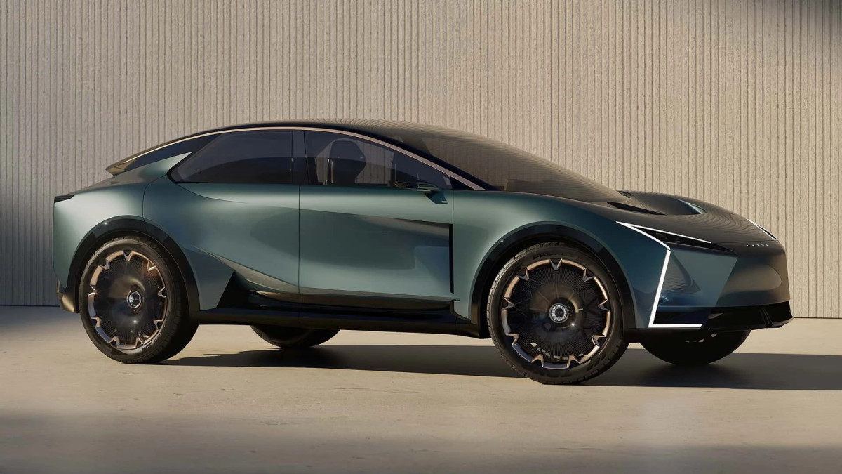  © Lexus 