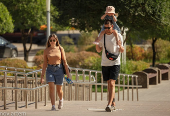 Ғалымдар некенің бақыт деңгейіне қалай әсер ететінін анықтады