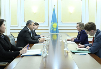 Kazakh FM receives British Ambassador