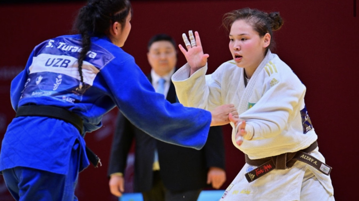  El.kz / Recraft/ Dinmukhamed Beissembayev 