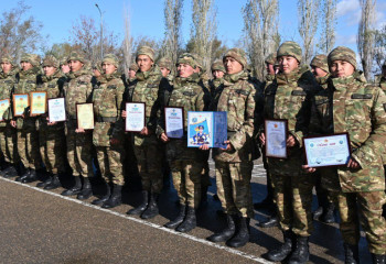 Ақтауда әскери борышын өтеген үздік сарбаздарға грант табысталды