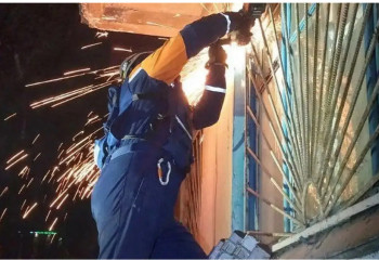 Семейде әйел баласын үйде жалғыз қалдырып кеткен