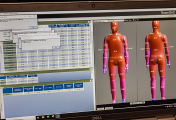 Ғалымдар алғаш рет дем алатын, терлейтін және дірілдейтін робот жасады