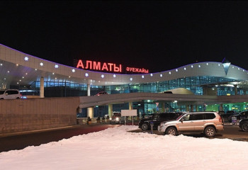 Қармен келген қиындық: Алматы әуежайында ондаған рейс кешікті