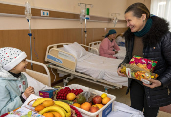 Астанчанка призвала помогать мамам с детьми, приехавшим на лечение