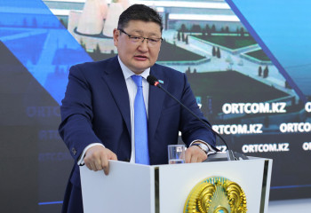 «Жылауға болады». Берік Уәли Семейде 25 жыл бойы бірде-бір мәдени ошақ салынбағанын айтты