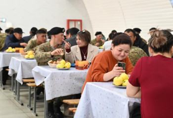 Ақтауда аналар әскери бөлімнің жағдайымен танысты