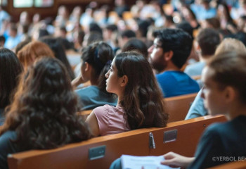 Бүгін  –  Халықаралық студенттер күні