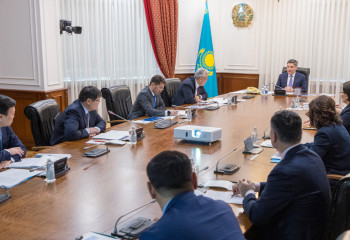 Olzhas Bektenov holds meeting on improving social support system for population