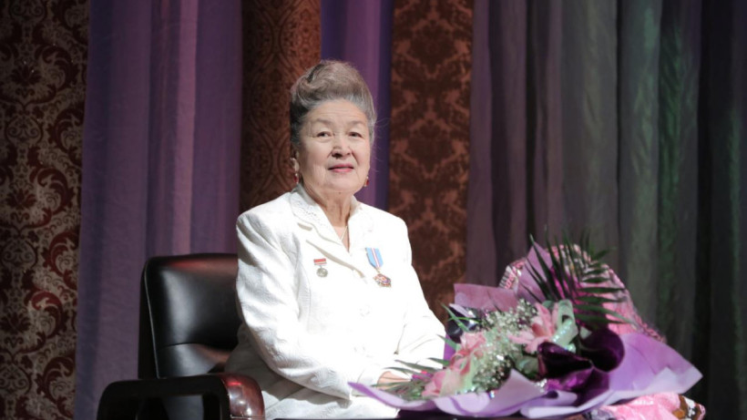  Қалибек Қуанышбаев 