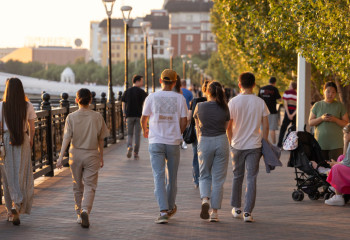 Жас отбасылар: Әлеуметтік қолдау, тұрғын үй және демография