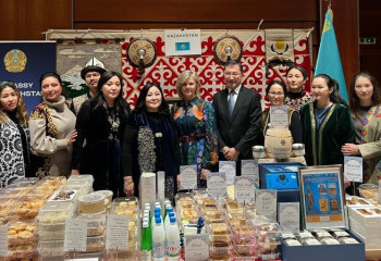 First Lady of  Czech Republic visits Kazakhstan booth at intl charity fair in Prague