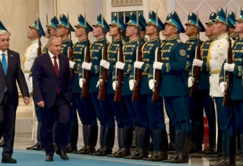 Президент Тоқаев Ақордада Пашинянды қарсы алды