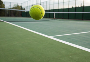 Теннисист Амир Омарханов завоевал первый титул в профессиональной карьере