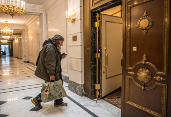 Настоящего бомжа привел домой мальчик: никто не поверил