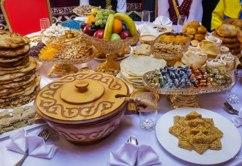 Жаңа талап: жаназа асында салат, торт, жеміс қоюға тыйым салынды