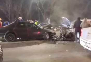 Алматыда ірі жол апаты: көпір үстінде төрт көлік соқтығысты