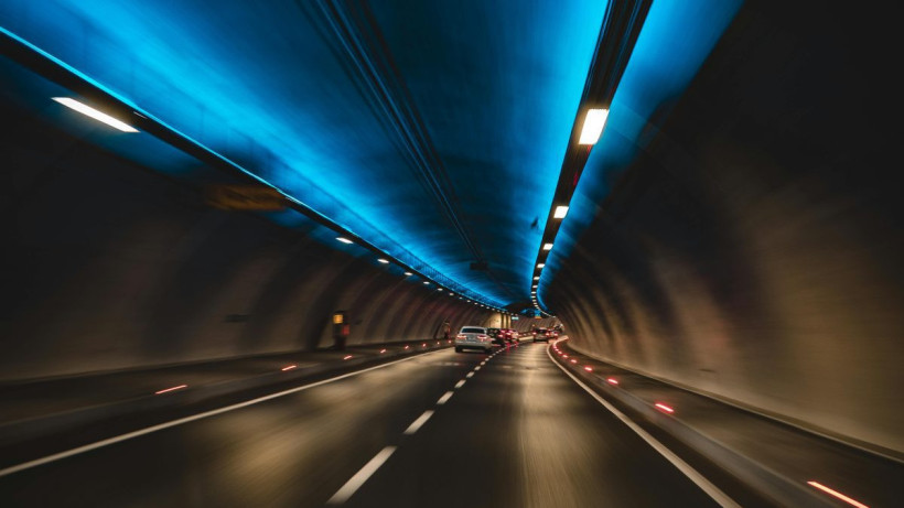  Illustrative image of a modern undersea road tunnel.PHOTO/pexels 