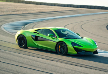 McLaren представила суперкар 750S с многослойной меняющей цвет окраской