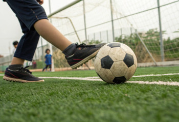 Сколько нужно чеканить мяч, чтобы выполнить норматив «Реала», рассказал юный футболист Идрис Данияр