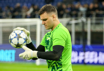 «Қайраттың» негізгі қақпашысы командадан кетті